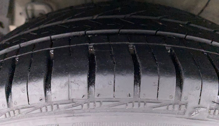2016 Hyundai Xcent S AT 1.2, Petrol, Automatic, 37,400 km, Right Rear Tyre Tread