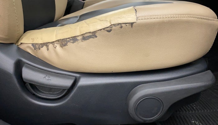 2016 Hyundai Xcent S AT 1.2, Petrol, Automatic, 37,400 km, Driver Side Adjustment Panel