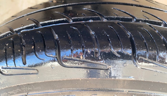 2018 Maruti Alto 800 LXI, Petrol, Manual, 95,057 km, Right Front Tyre Tread