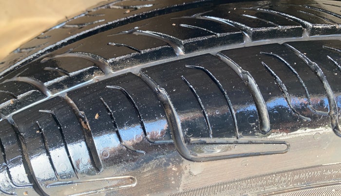 2018 Maruti Alto 800 LXI, Petrol, Manual, 95,057 km, Left Front Tyre Tread