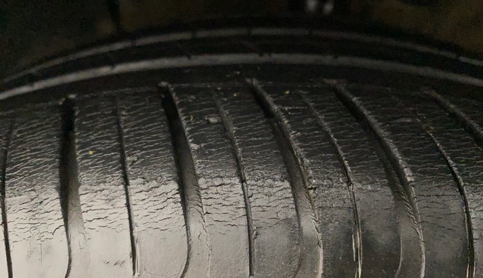 2018 Hyundai New Elantra 2.0 SX(O) AT PETROL, Petrol, Automatic, 42,190 km, Left Front Tyre Tread