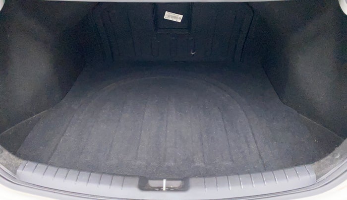 2018 Hyundai New Elantra 2.0 SX(O) AT PETROL, Petrol, Automatic, 42,190 km, Boot Inside
