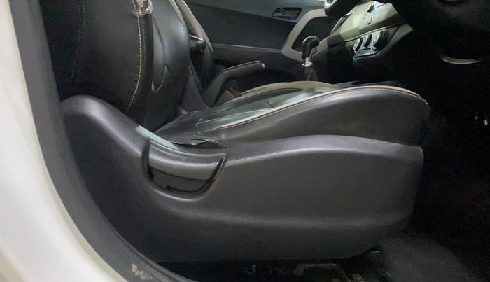 2016 Hyundai Creta BASE 1.4 DIESEL, Diesel, Manual, 59,745 km, Driver Side Adjustment Panel