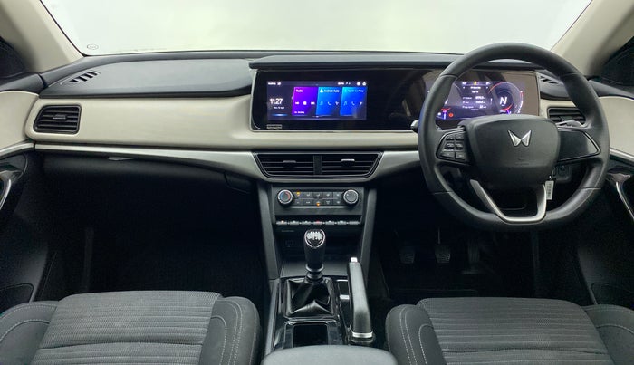 2022 Mahindra XUV700 AX 5 P MT 7 STR, Petrol, Manual, 22,234 km, Dashboard