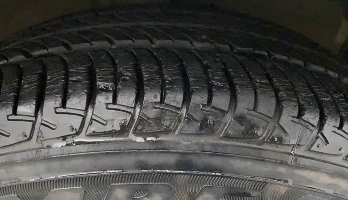 2017 Maruti Celerio VXI, Petrol, Manual, 20,847 km, Right Front Tyre Tread