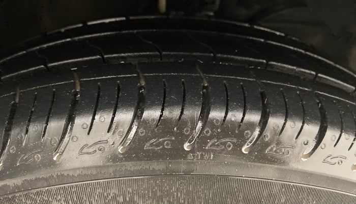 2019 Maruti Baleno DELTA PETROL 1.2, Petrol, Manual, 19,859 km, Right Front Tyre Tread