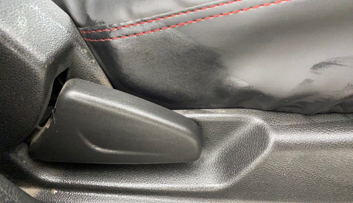 2020 Renault Kwid RXL, Petrol, Manual, 20,108 km, Driver Side Adjustment Panel