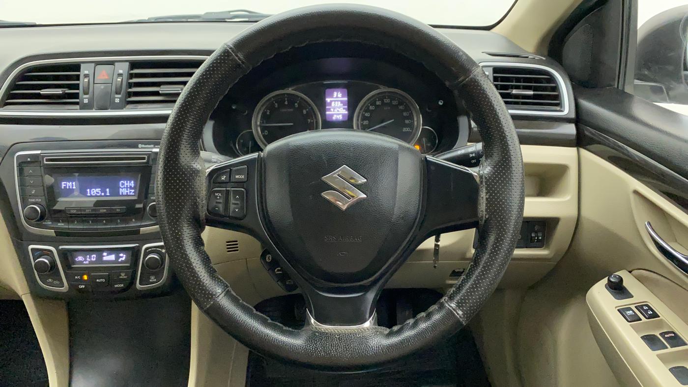 2015 Maruti Ciaz VXI+, Petrol, Manual, 41,406 km, Steering Wheel Close Up