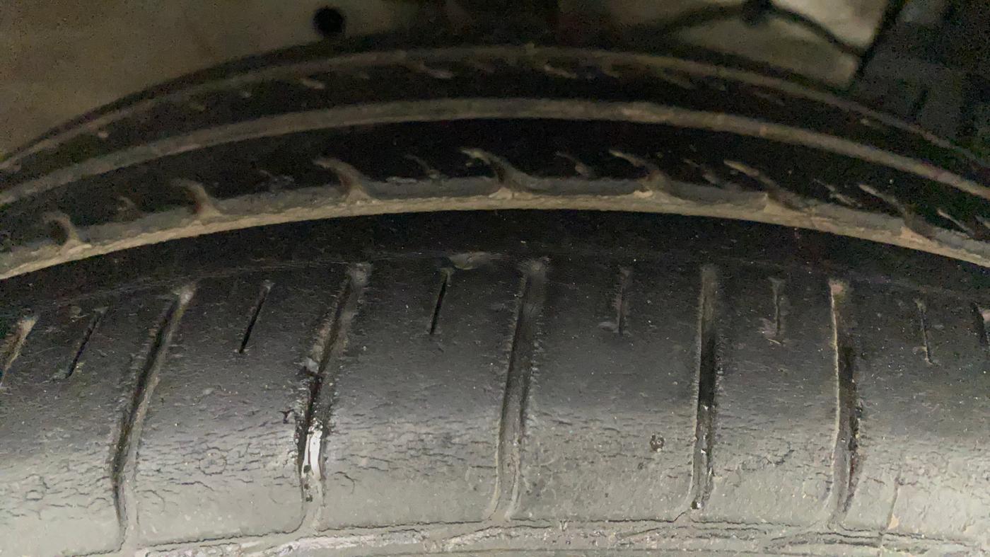 2015 Maruti Ciaz VXI+, Petrol, Manual, 41,406 km, Right Front Tyre Tread