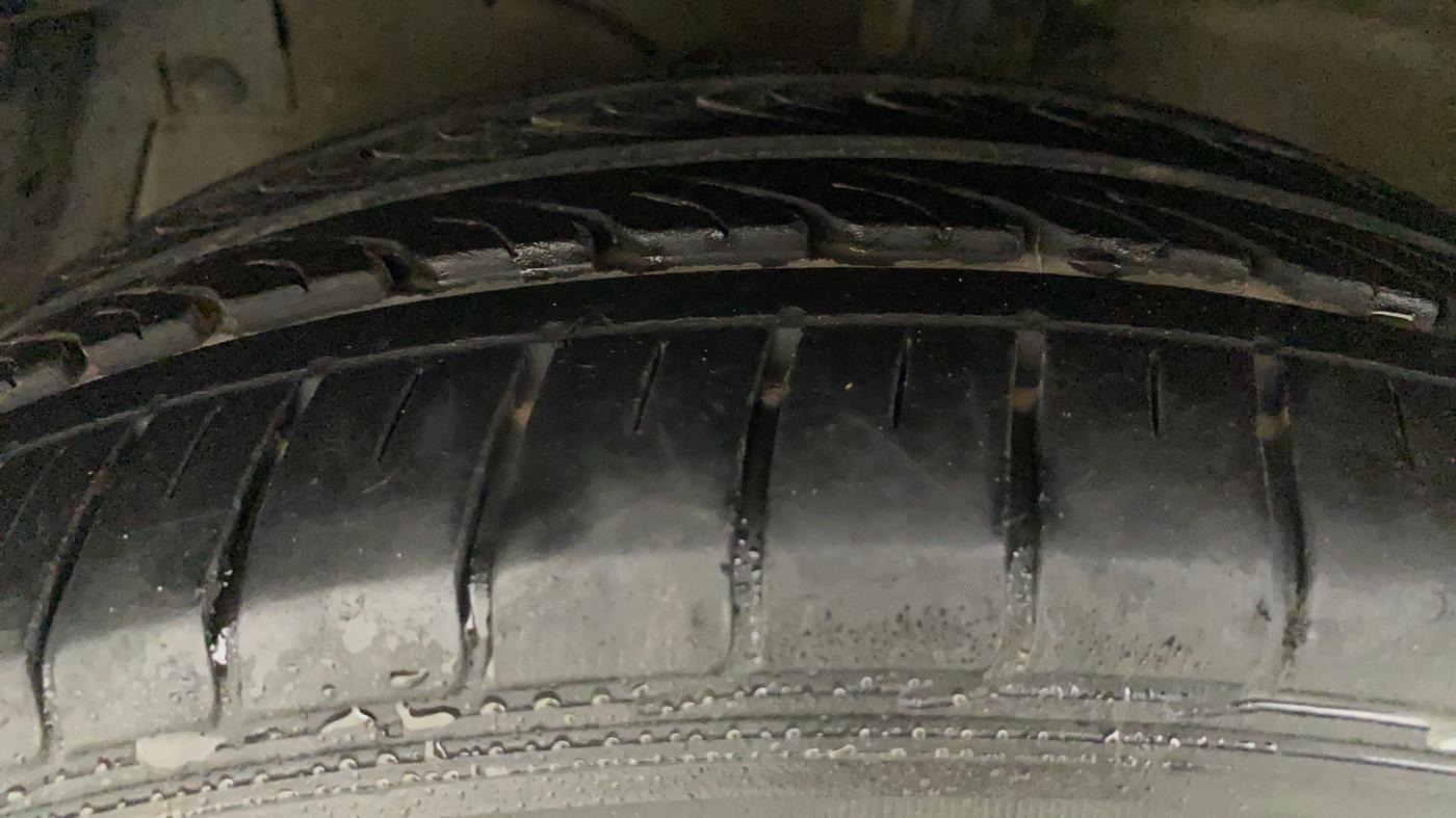2015 Maruti Ciaz VXI+, Petrol, Manual, 41,406 km, Left Front Tyre Tread