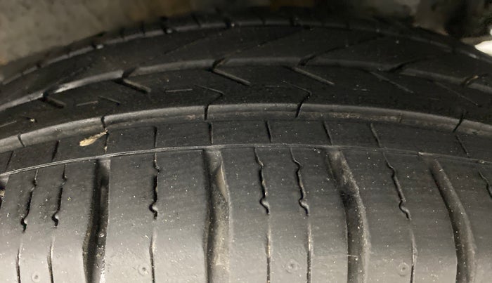 2015 Hyundai Grand i10 ASTA 1.2 AT VTVT, Petrol, Automatic, 50,166 km, Left Rear Tyre Tread