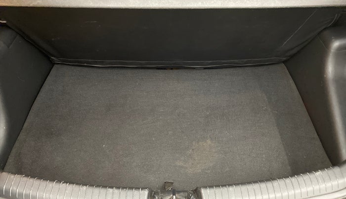2015 Hyundai Grand i10 ASTA 1.2 AT VTVT, Petrol, Automatic, 50,166 km, Boot Inside