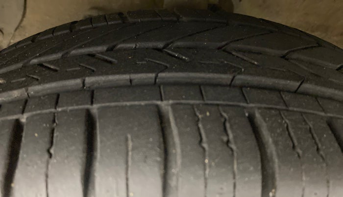 2015 Hyundai Grand i10 ASTA 1.2 AT VTVT, Petrol, Automatic, 50,166 km, Left Front Tyre Tread