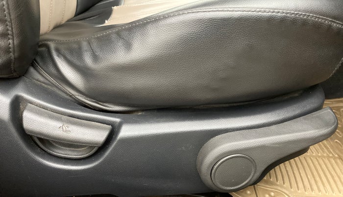 2015 Hyundai Grand i10 ASTA 1.2 AT VTVT, Petrol, Automatic, 50,166 km, Driver Side Adjustment Panel