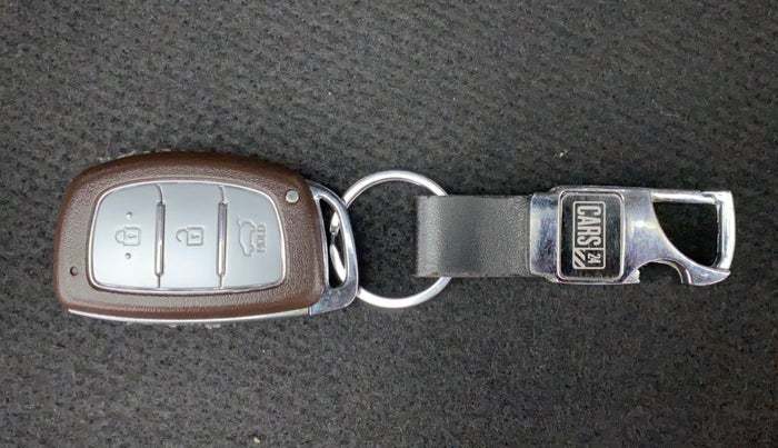 2017 Hyundai Creta SX PLUS 1.6 PETROL, Petrol, Manual, 58,548 km, Key Close Up