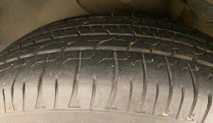 2017 Hyundai Creta SX PLUS 1.6 PETROL, Petrol, Manual, 58,548 km, Left Front Tyre Tread