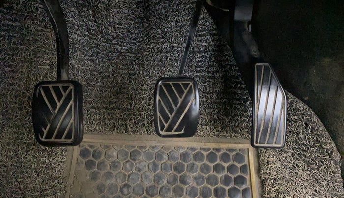 2017 Maruti IGNIS ZETA 1.2, Petrol, Manual, 63,385 km, Pedals