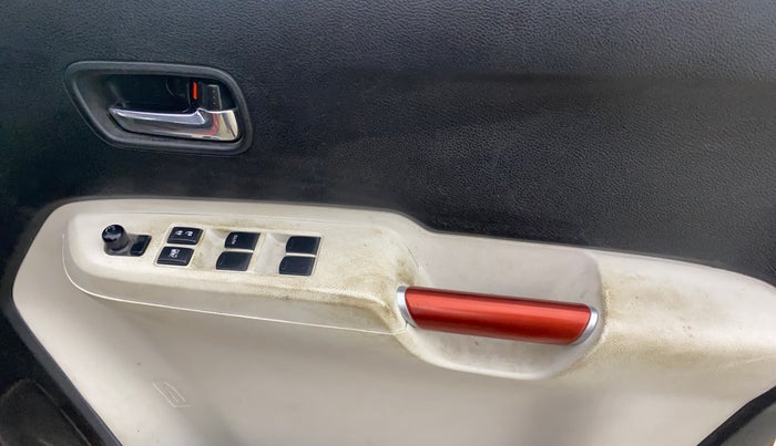 2017 Maruti IGNIS ZETA 1.2, Petrol, Manual, 63,385 km, Driver Side Door Panels Control