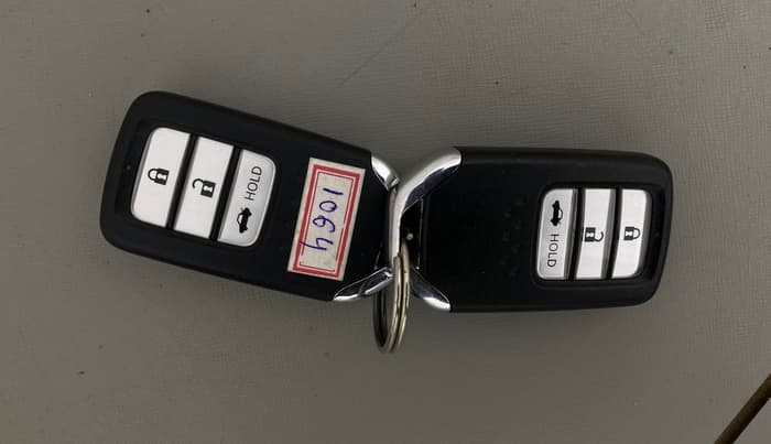 2018 Honda Amaze 1.2L I-VTEC V CVT, Petrol, Automatic, 42,618 km, Key Close Up