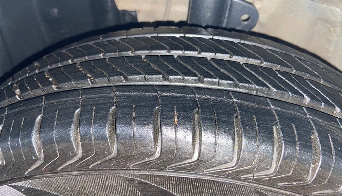 2016 Nissan Micra Active XL, CNG, Manual, 1,18,213 km, Left Front Tyre Tread