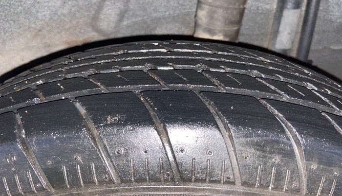 2016 Nissan Micra Active XL, CNG, Manual, 1,18,213 km, Left Rear Tyre Tread