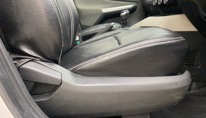 2023 Nissan MAGNITE XE, Petrol, Manual, 22,049 km, Driver Side Adjustment Panel