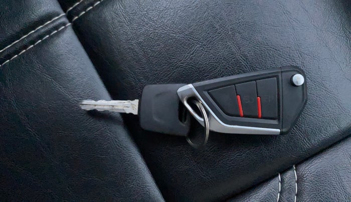 2023 Nissan MAGNITE XE, Petrol, Manual, 22,049 km, Key Close Up