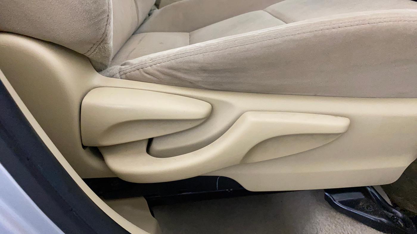 2020 Toyota YARIS G MT, Petrol, Manual, 50 km, Driver Side Adjustment Panel