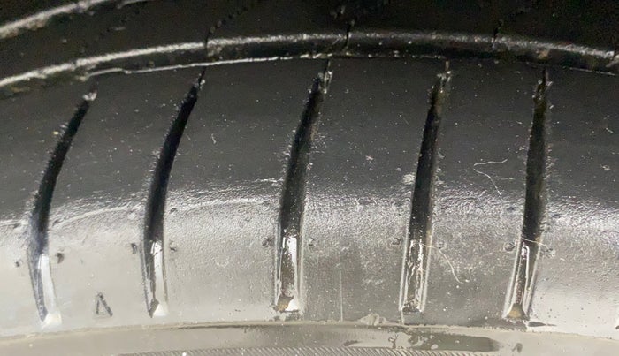 2022 Hyundai NEW I20 Sportz 1.2 IVT, Petrol, Automatic, 89,839 km, Left Front Tyre Tread