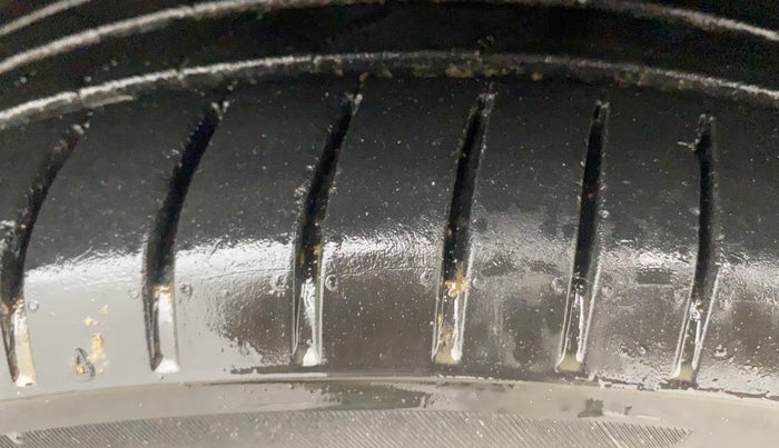 2022 Hyundai NEW I20 Sportz 1.2 IVT, Petrol, Automatic, 89,839 km, Right Front Tyre Tread