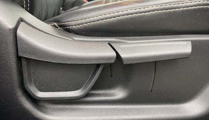 2022 Hyundai NEW I20 Sportz 1.2 IVT, Petrol, Automatic, 89,839 km, Driver Side Adjustment Panel