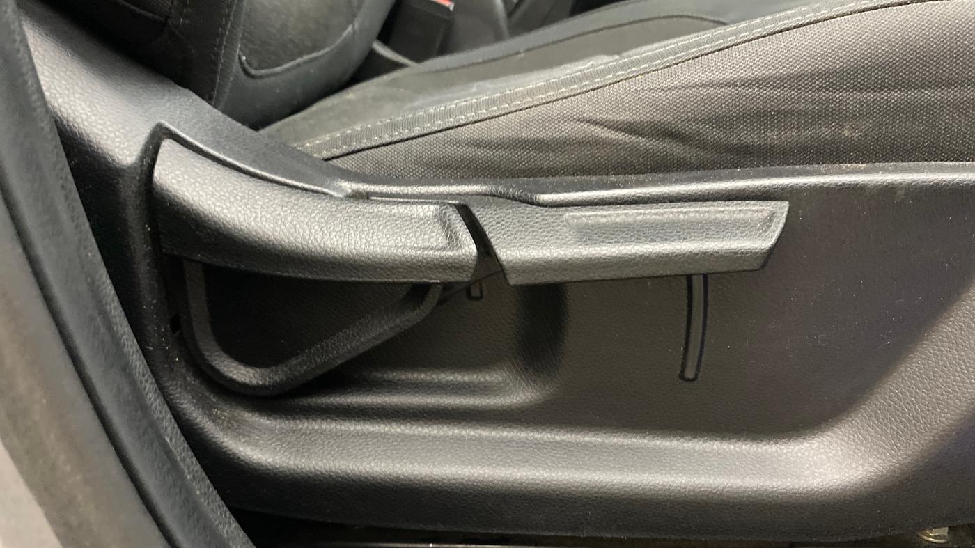 2021 KIA SELTOS HTK PLUS AT 1.5 DIESEL, Diesel, Automatic, 1,07,413 km, Driver Side Adjustment Panel