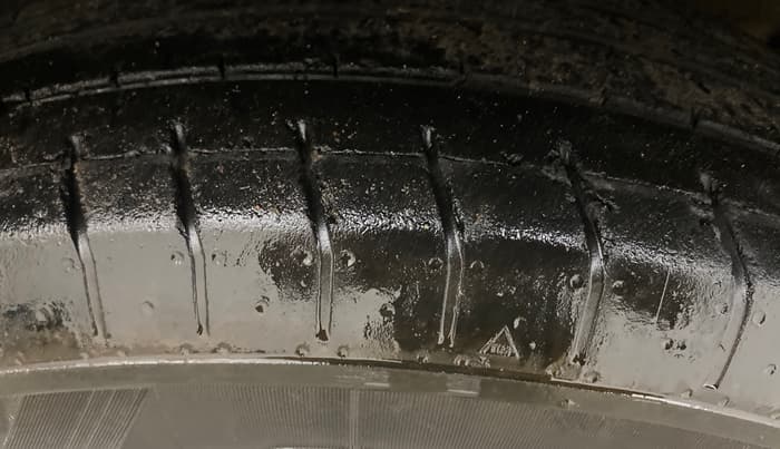 2021 KIA SELTOS HTK PLUS AT 1.5 DIESEL, Diesel, Automatic, 1,07,413 km, Right Front Tyre Tread