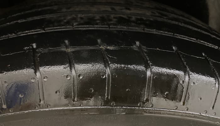 2021 KIA SELTOS HTK PLUS AT 1.5 DIESEL, Diesel, Automatic, 1,07,413 km, Right Rear Tyre Tread