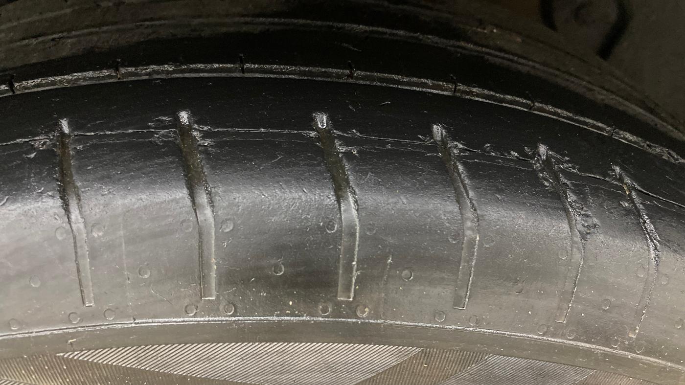 2021 KIA SELTOS HTK PLUS AT 1.5 DIESEL, Diesel, Automatic, 1,07,413 km, Left Rear Tyre Tread