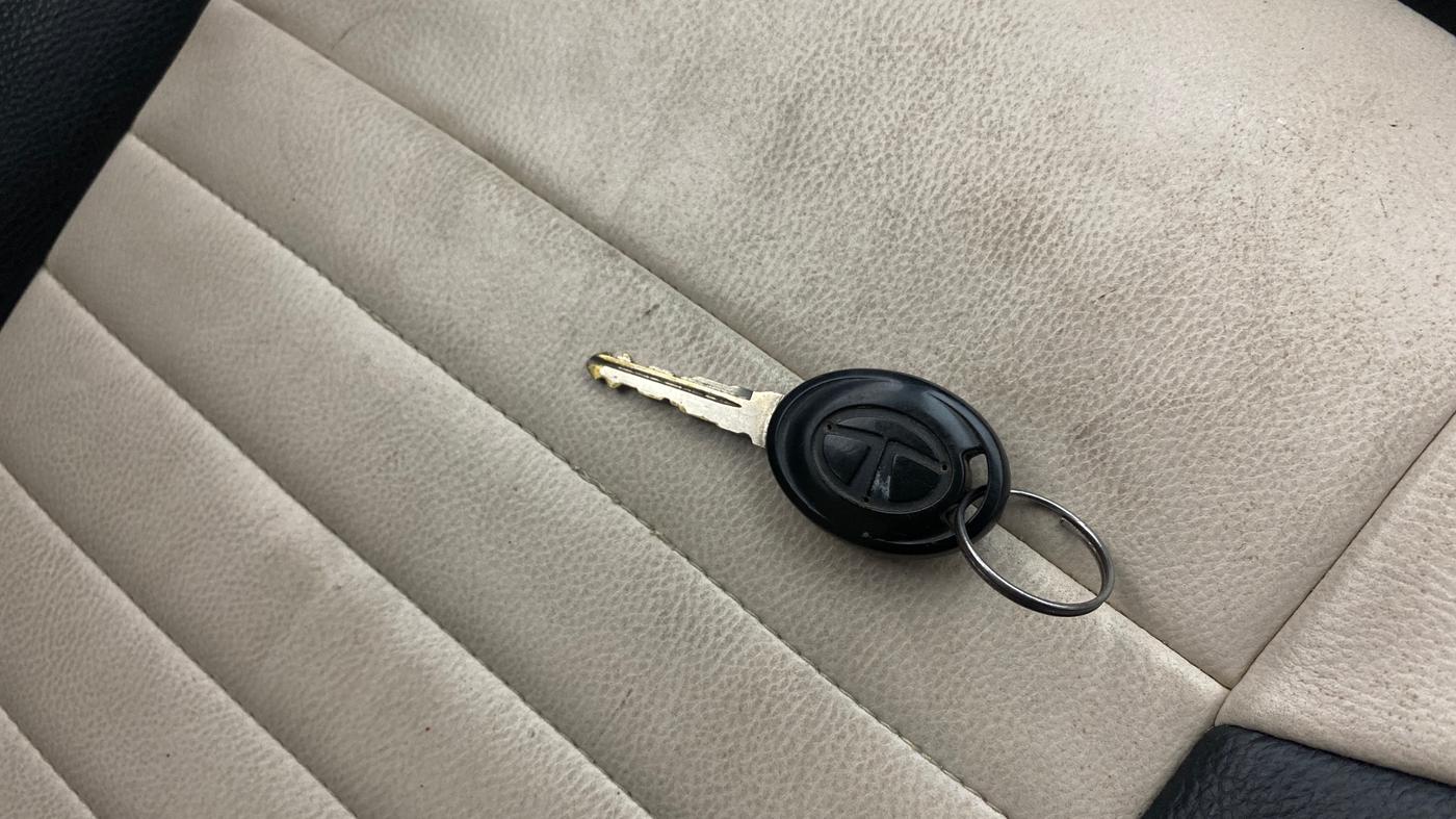 2018 Tata Tiago XM PETROL, Petrol, Manual, 91,359 km, Key Close Up
