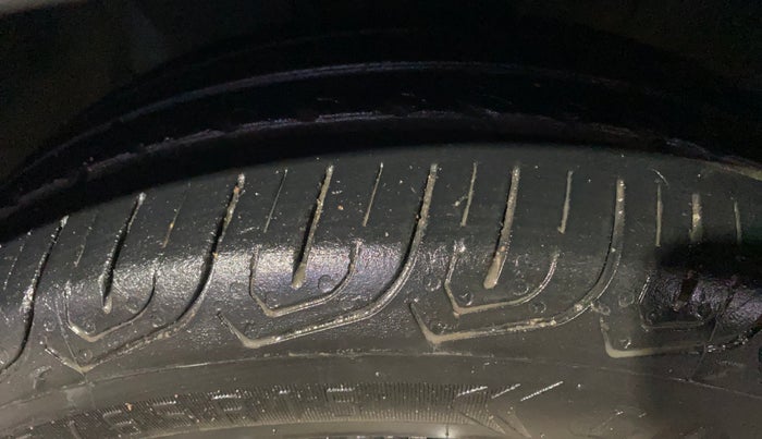 2020 Maruti IGNIS ALPHA 1.2 AMT, Petrol, Automatic, 90,585 km, Left Front Tyre Tread