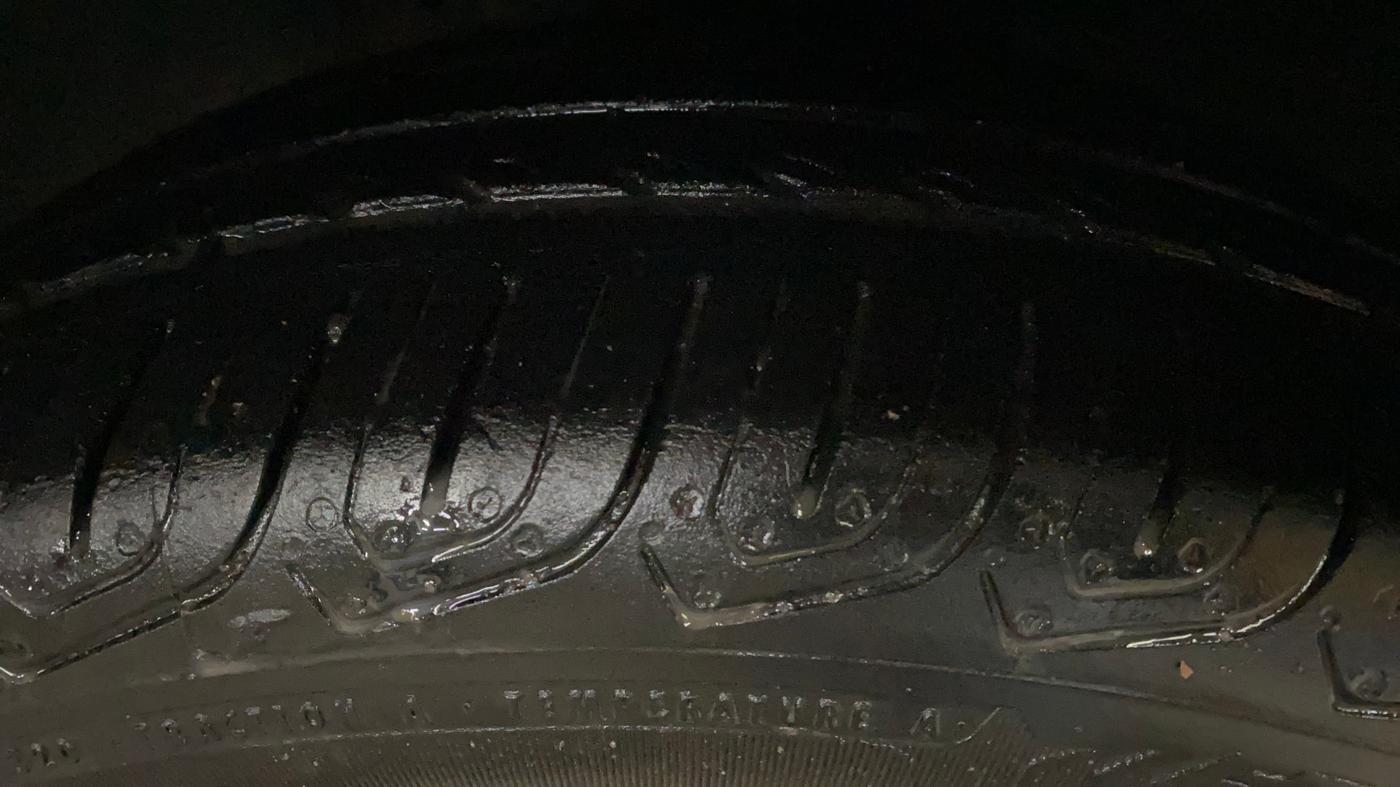 2020 Maruti IGNIS ALPHA 1.2 AMT, Petrol, Automatic, 90,585 km, Right Front Tyre Tread