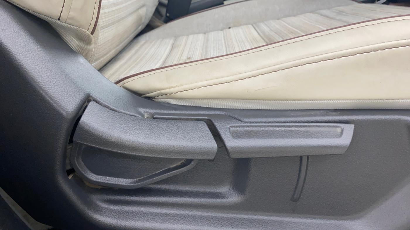 2021 Hyundai AURA S 1.2 CNG, CNG, Manual, 98,698 km, Driver Side Adjustment Panel