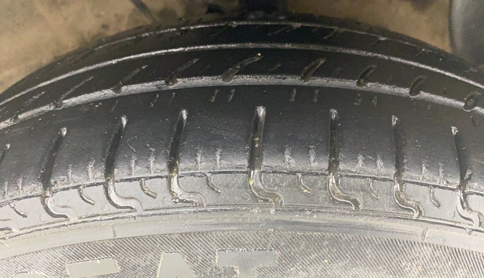 2021 Hyundai AURA S 1.2 CNG, CNG, Manual, 98,630 km, Right Front Tyre Tread