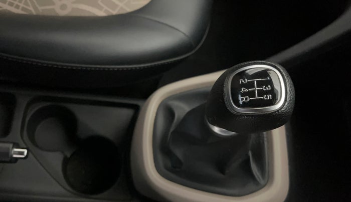 2019 Hyundai Grand i10 SPORTZ 1.2 KAPPA VTVT, Petrol, Manual, 64,557 km, Gear Lever