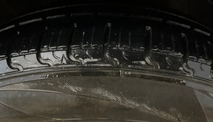 2019 Hyundai Grand i10 SPORTZ 1.2 KAPPA VTVT, Petrol, Manual, 64,557 km, Right Front Tyre Tread