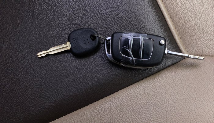 2013 Hyundai i20 MAGNA 1.2, Petrol, Manual, 42,228 km, Key Close Up