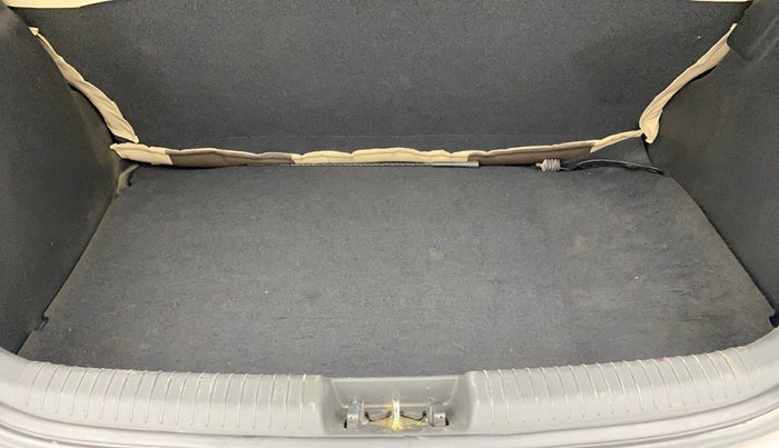 2013 Hyundai i20 MAGNA 1.2, Petrol, Manual, 42,228 km, Boot Inside