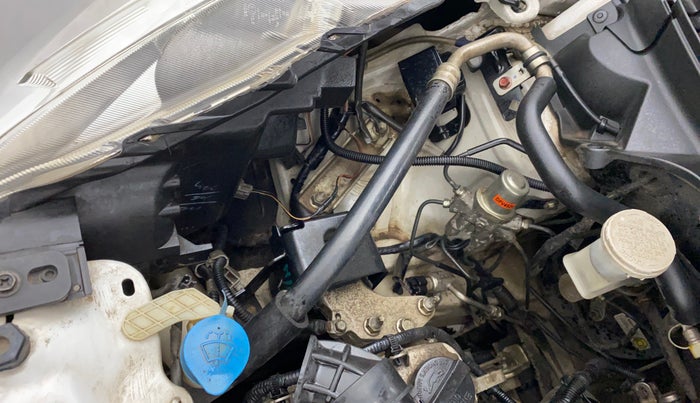 2015 Maruti Ertiga VXI CNG, CNG, Manual, 1,03,581 km, Right Apron - Apron is partially repaired