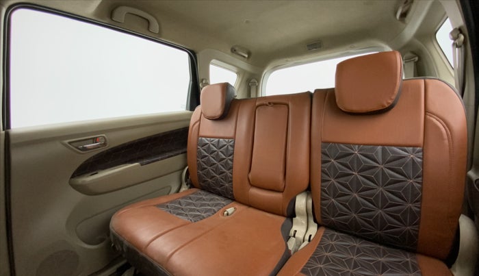 2015 Maruti Ertiga VXI CNG, CNG, Manual, 1,03,581 km, Right Side Rear Door Cabin