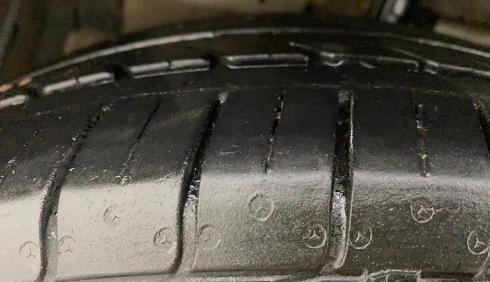 2015 Maruti Ertiga VXI CNG, CNG, Manual, 1,03,581 km, Left Front Tyre Tread