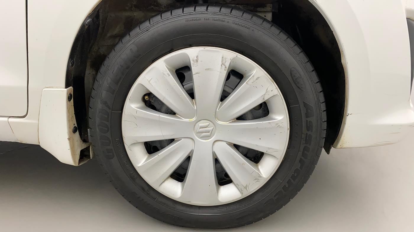 2015 Maruti Ertiga VXI CNG, CNG, Manual, 1,03,581 km, Right Front Wheel