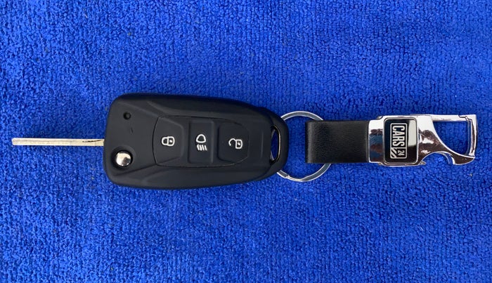 2021 Tata NEXON XM SUNROOF PETROL, Petrol, Manual, 17,205 km, Key Close Up