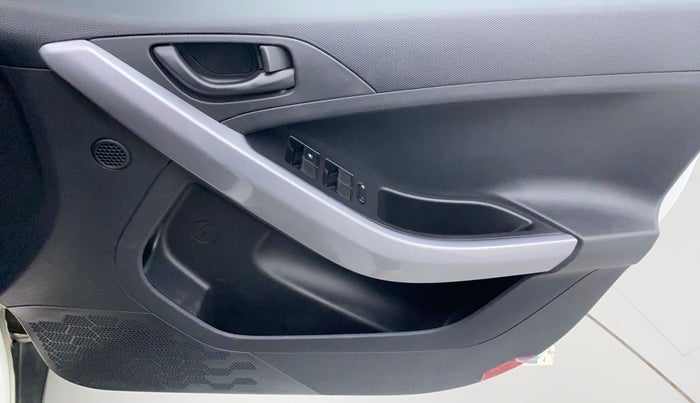 2021 Tata NEXON XM SUNROOF PETROL, Petrol, Manual, 17,205 km, Driver Side Door Panels Control